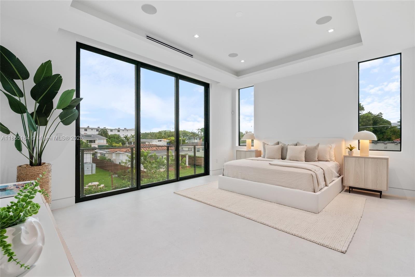Miami, Florida, 33134, United States, 5 Bedrooms Bedrooms, ,6 BathroomsBathrooms,Residential,For Sale,1934506