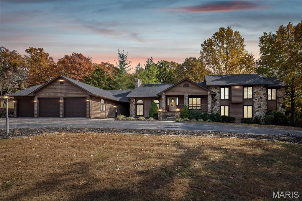 Sullivan, Missouri, 63080, United States, 5 Bedrooms Bedrooms, ,5 BathroomsBathrooms,Residential,For Sale,1906058