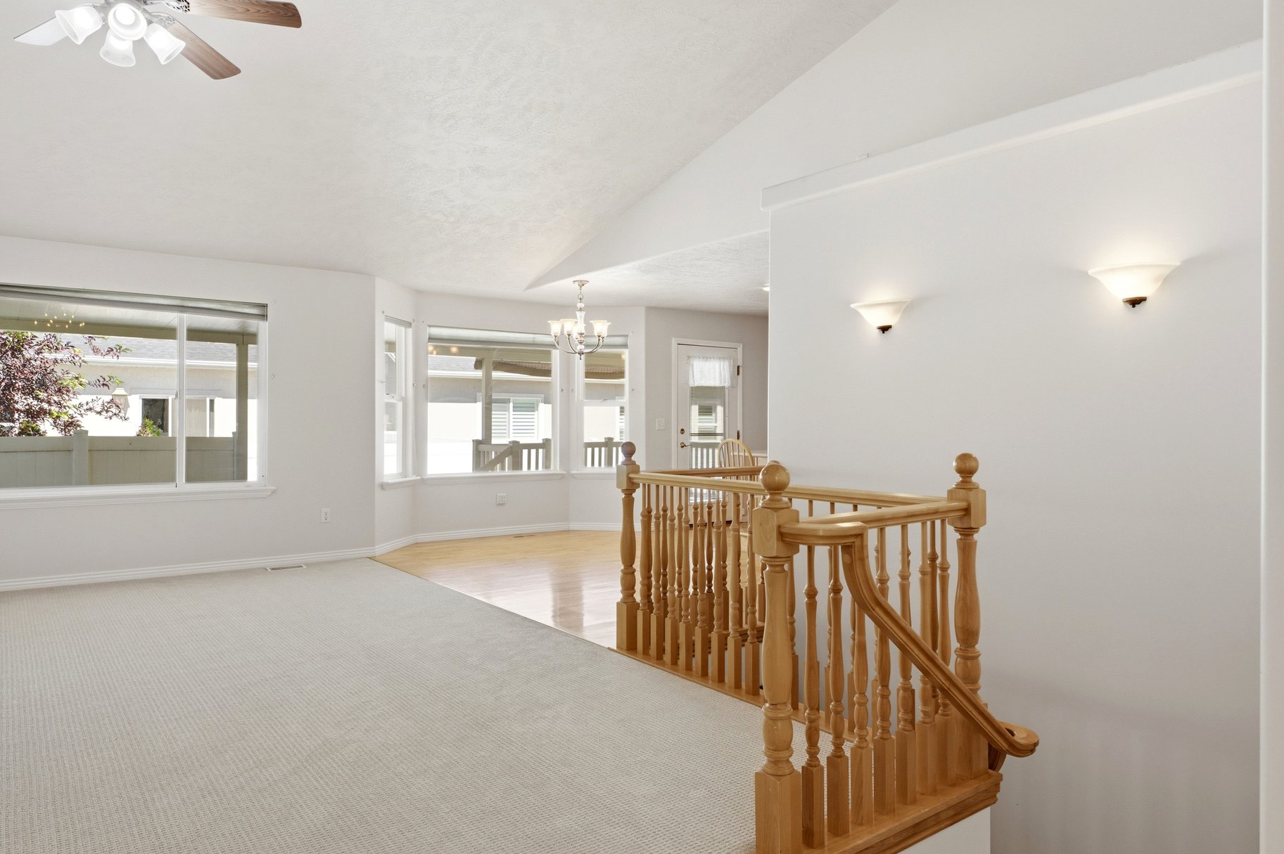  Rarely Available 55+ Home in The Vistas at Riverbend - 物件實景