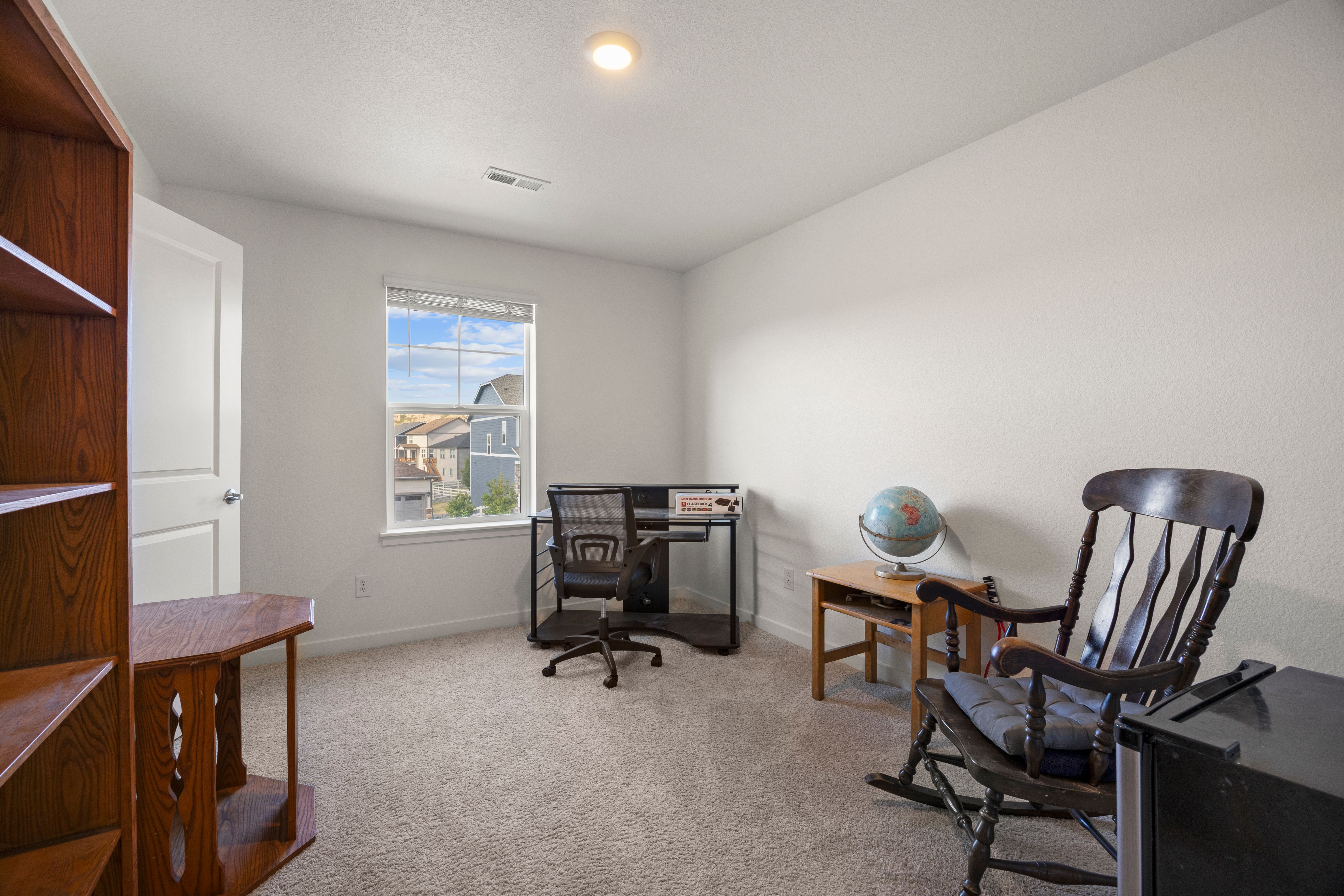  Perfect Blend of Modern Style, Functionality, and Mesa Views - 物件實景