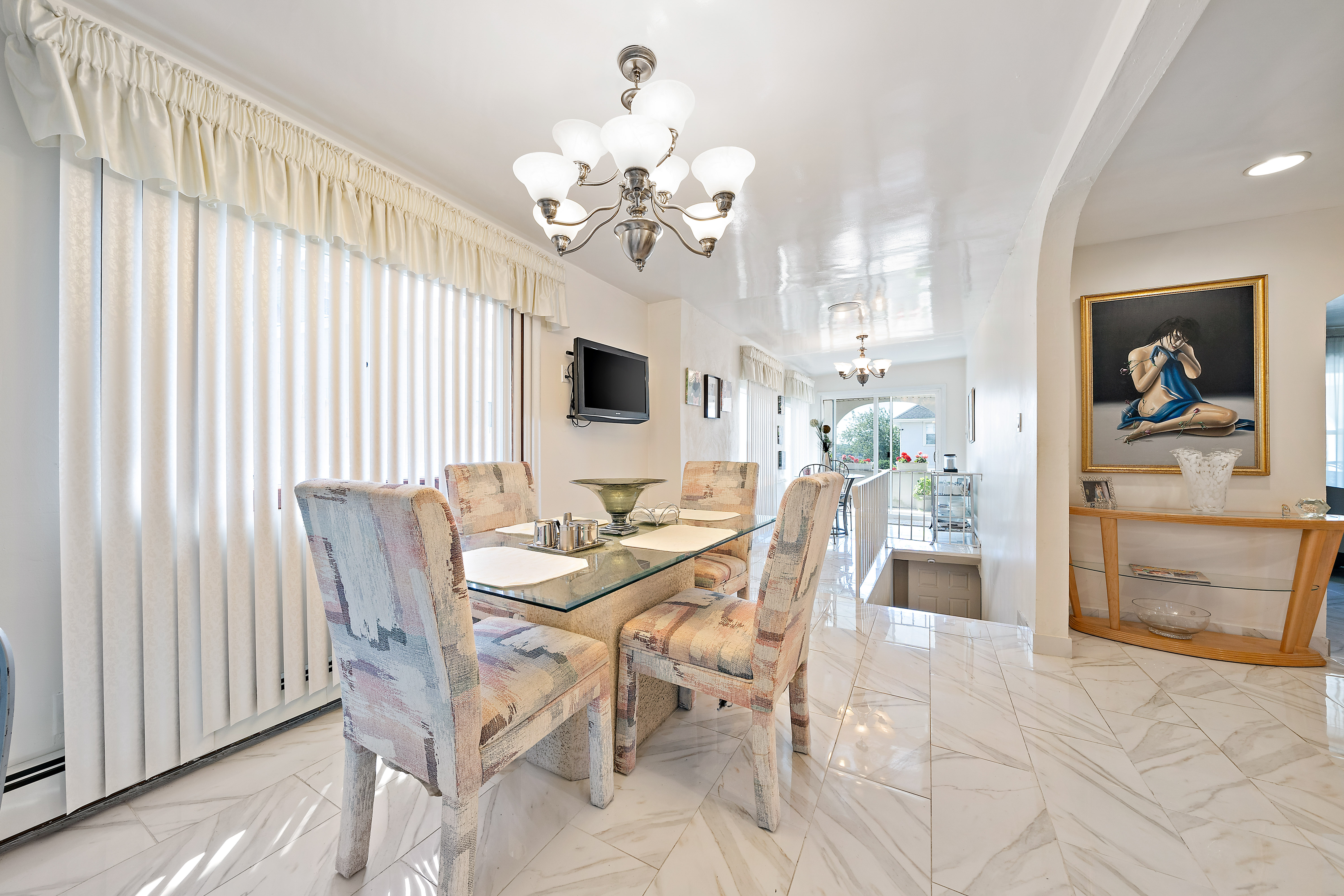 Hull, Massachusetts, 02045, United States, 4 Bedrooms Bedrooms, ,3 BathroomsBathrooms,Residential,For Sale,1870933