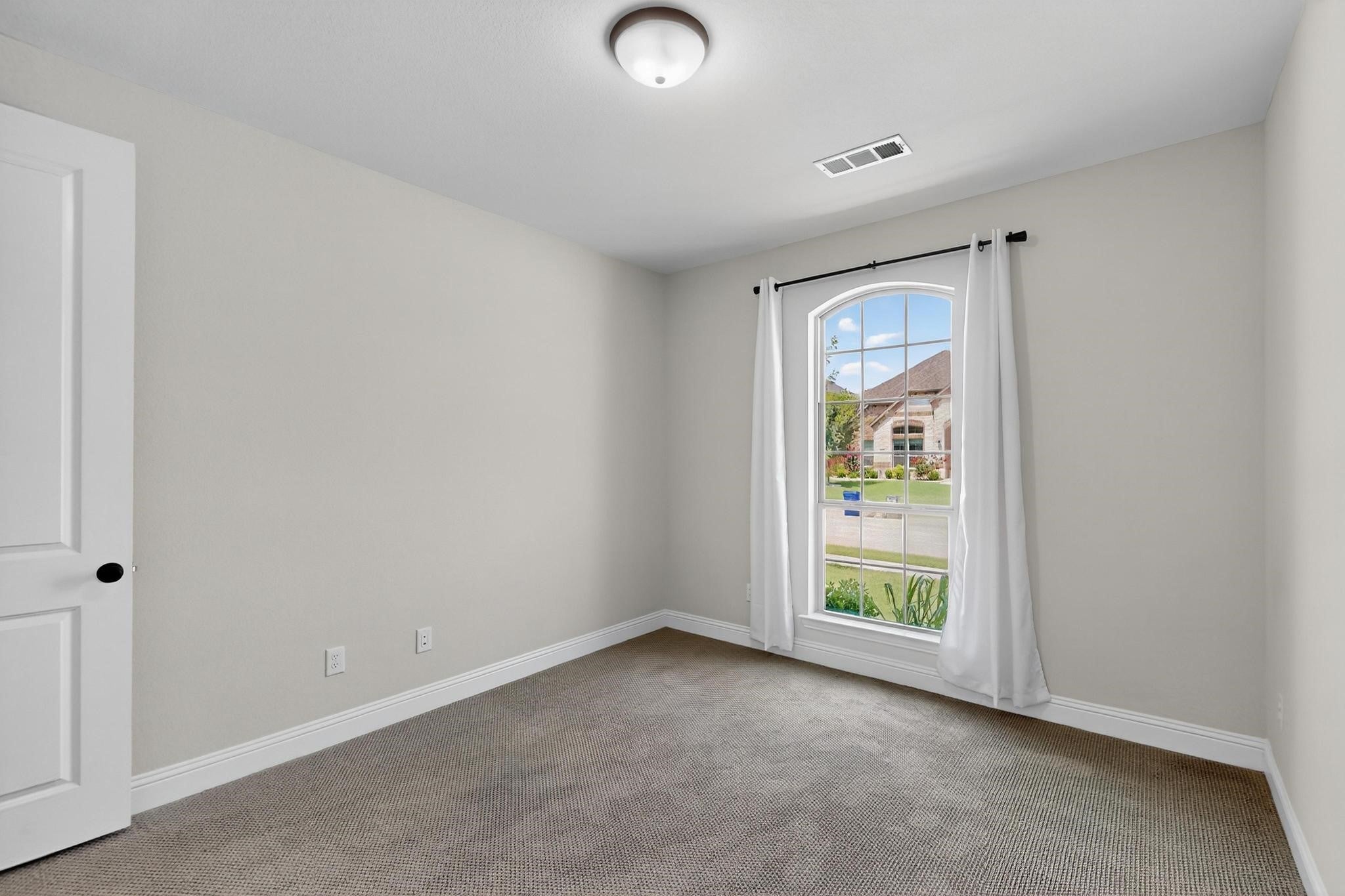 Mansfield, Texas, 76063, United States, 4 Bedrooms Bedrooms, ,4 BathroomsBathrooms,Residential,For Sale,1992597