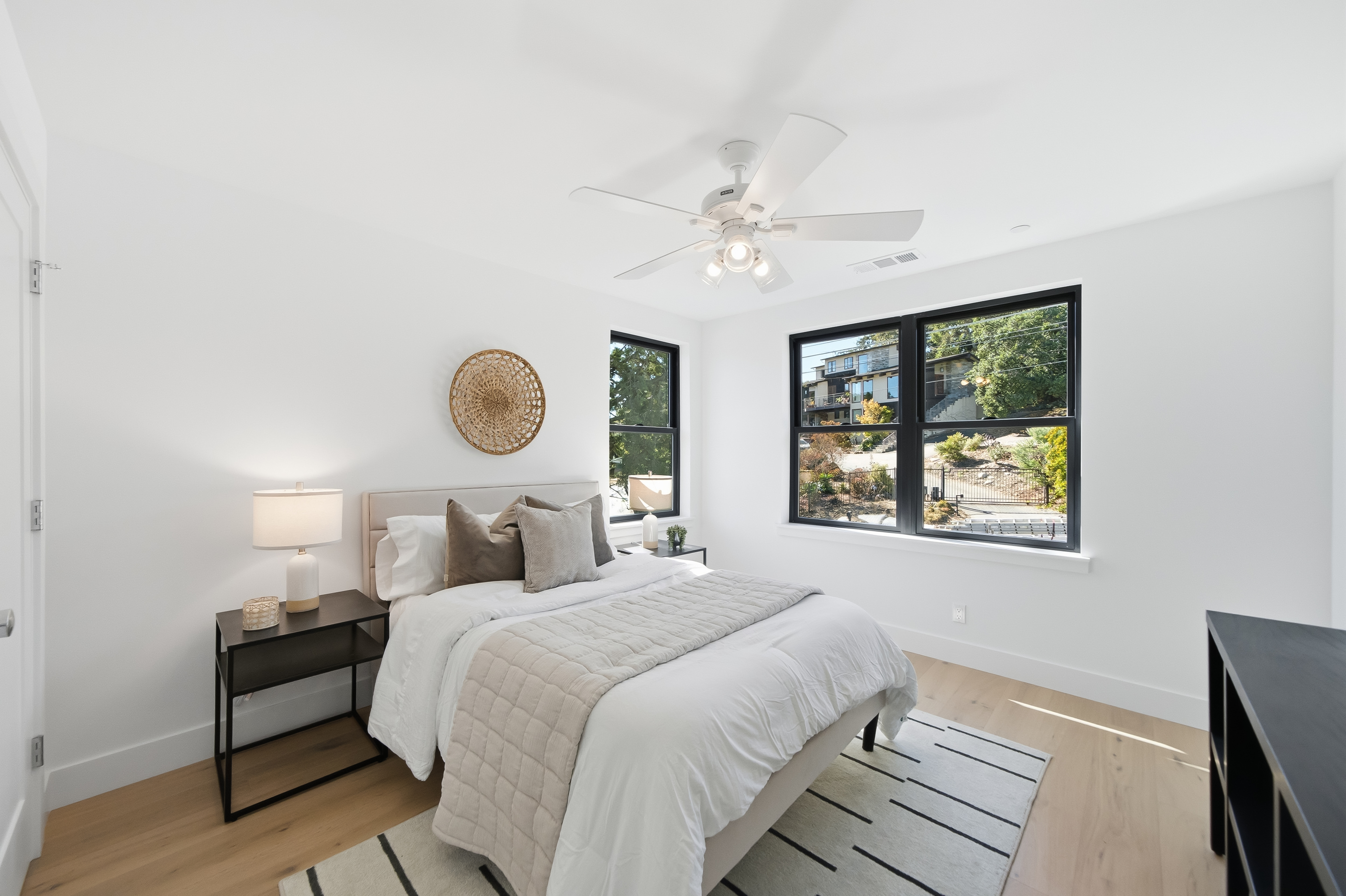  Quality New Construction in Emerald Hills - 物件實景