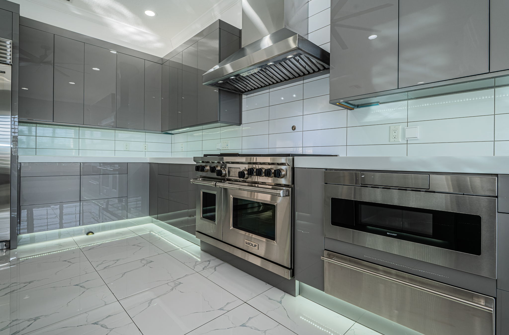 St Petersburg, Florida, 33707, United States, 4 Bedrooms Bedrooms, ,3 BathroomsBathrooms,Residential,For Sale,1992370