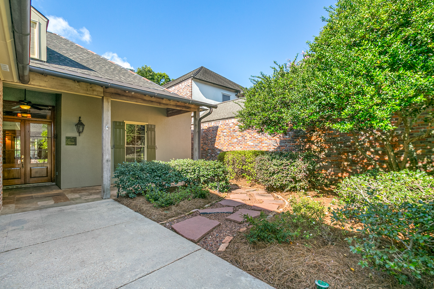 Baton Rouge, Louisiana, 70810, United States, 3 Bedrooms Bedrooms, ,3 BathroomsBathrooms,Residential,For Sale,1917502