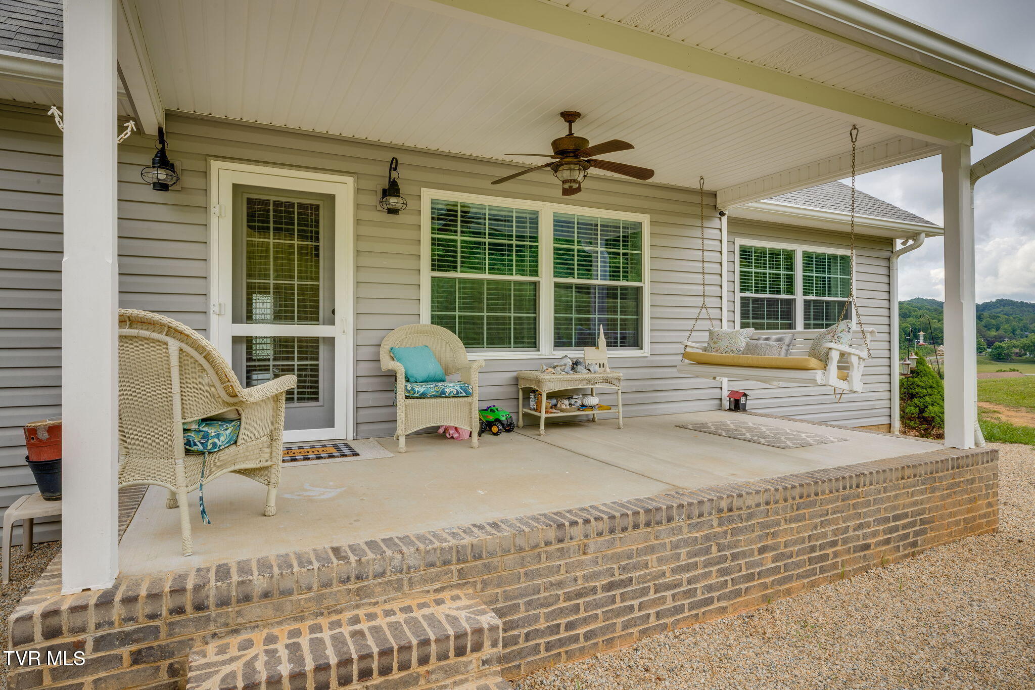 Bluff City, Tennessee, 37618, United States, 3 Bedrooms Bedrooms, ,4 BathroomsBathrooms,Residential,For Sale,2048525