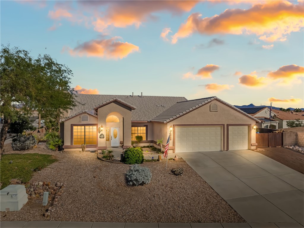 Bullhead City, Arizona, 86442, United States, 4 Bedrooms Bedrooms, ,2 BathroomsBathrooms,Residential,For Sale,1988926
