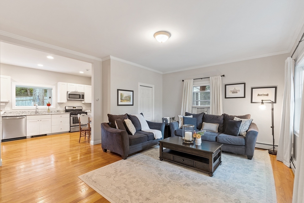 Andover, Massachusetts, 01810, United States, 2 Bedrooms Bedrooms, ,1 BathroomBathrooms,Residential,For Sale,1941591