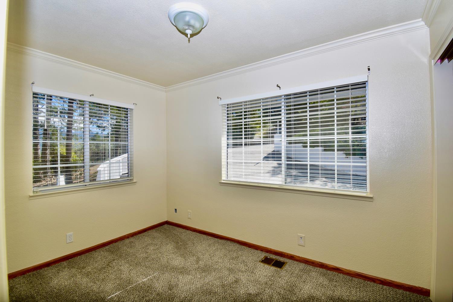 Oakhurst, California, 93644, United States, 4 Bedrooms Bedrooms, ,3 BathroomsBathrooms,Residential,For Sale,1984203