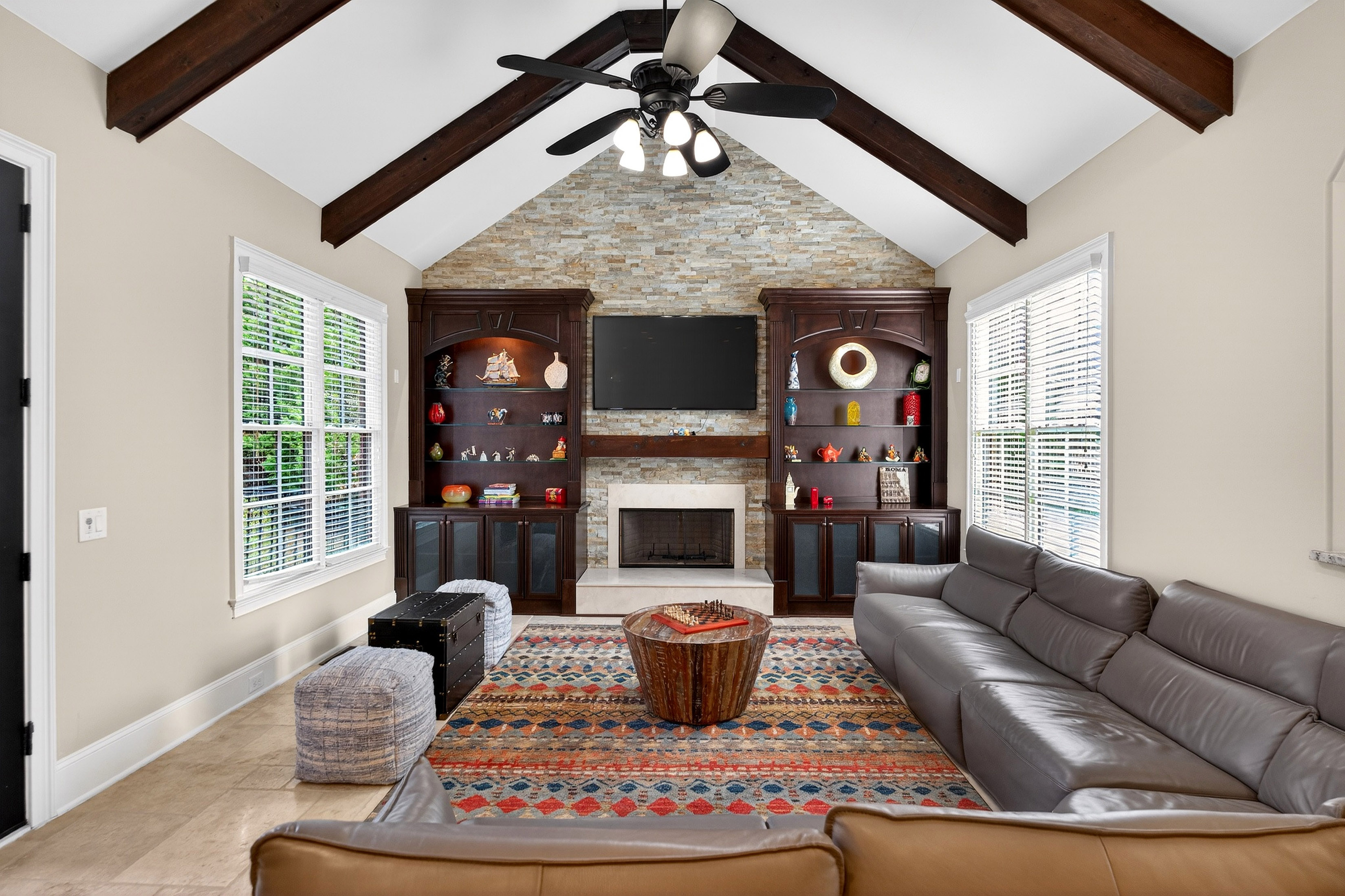  Elegant Home Offering Luxury, Functionality, and Privacy - 物件實景