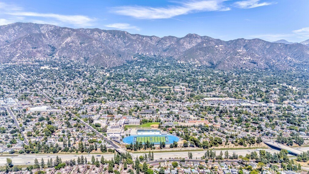 La Crescenta, California, 91214, United States, 3 Bedrooms Bedrooms, ,2 BathroomsBathrooms,Residential,For Sale,1926243