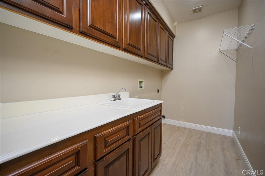 Murrieta, California, 92562, United States, 3 Bedrooms Bedrooms, ,2 BathroomsBathrooms,Residential,For Sale,2028454