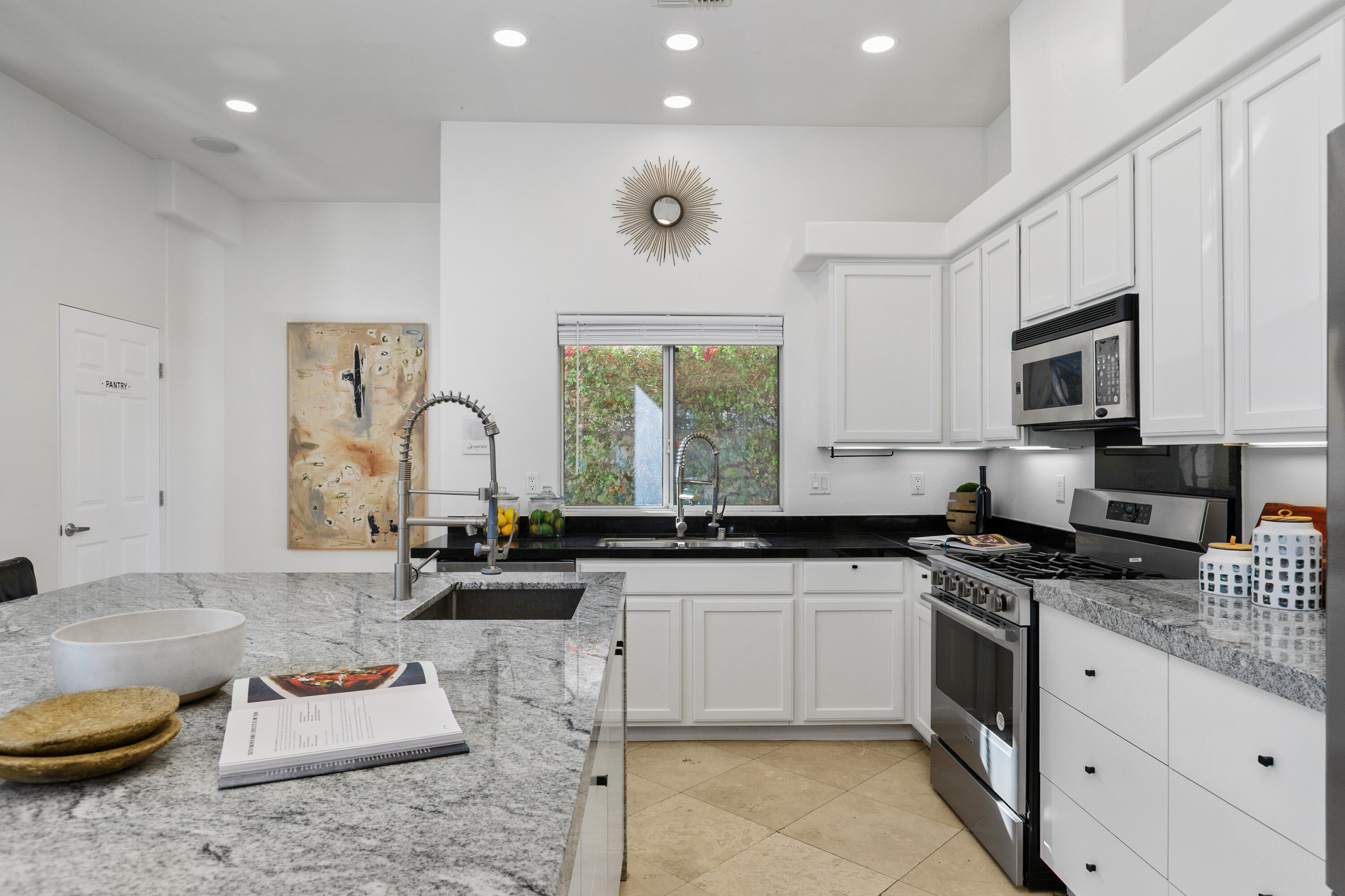 La Quinta, California, 92253, United States, 4 Bedrooms Bedrooms, ,1 BathroomBathrooms,Residential,For Sale,1999091