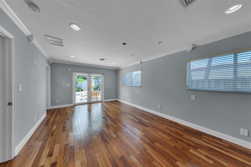 Fort Lauderdale, Florida, 33308, United States, 2 Bedrooms Bedrooms, ,2 BathroomsBathrooms,Residential,For Sale,1890163