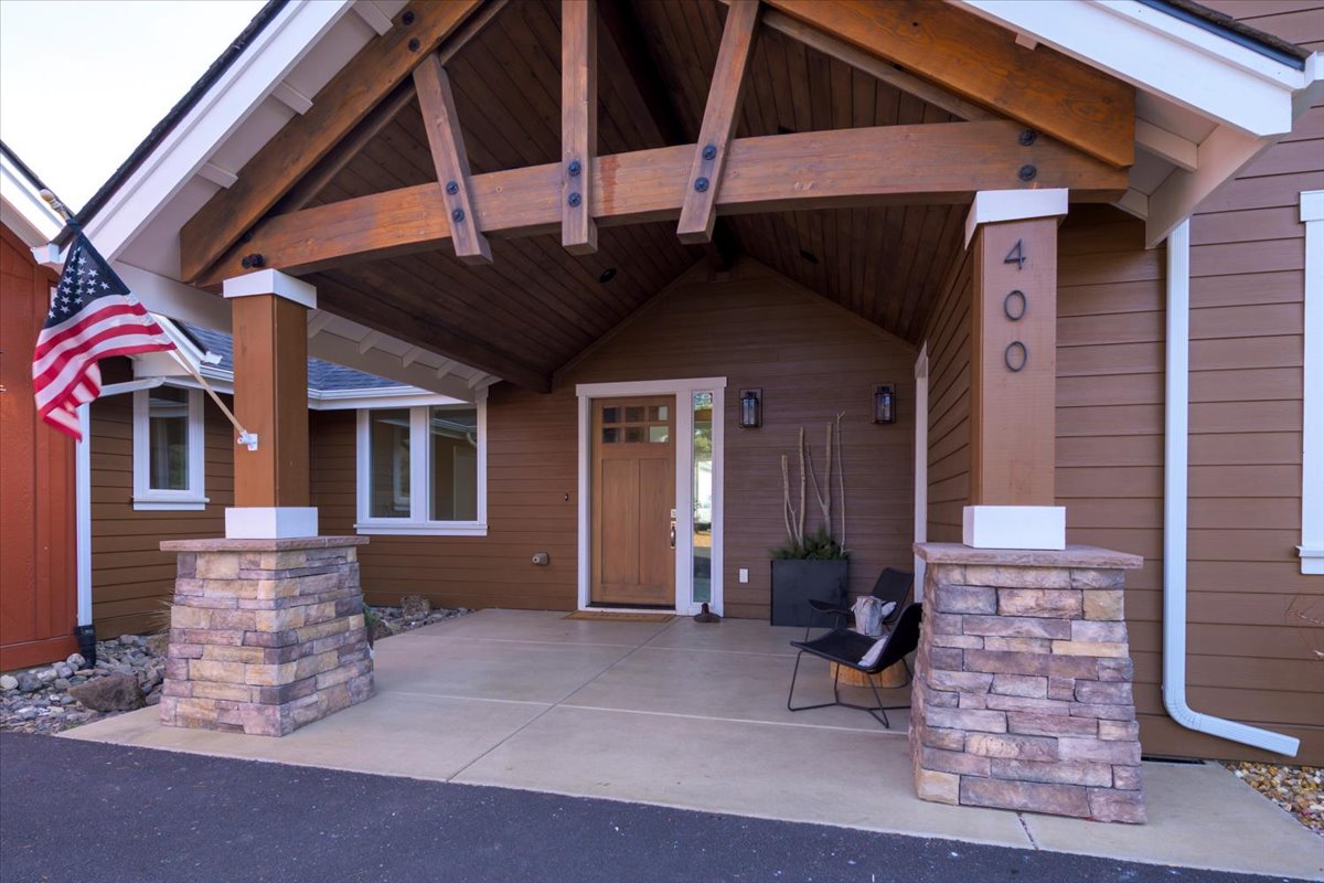 Redmond, Oregon, 97756, United States, 3 Bedrooms Bedrooms, ,3 BathroomsBathrooms,Residential,For Sale,1743690
