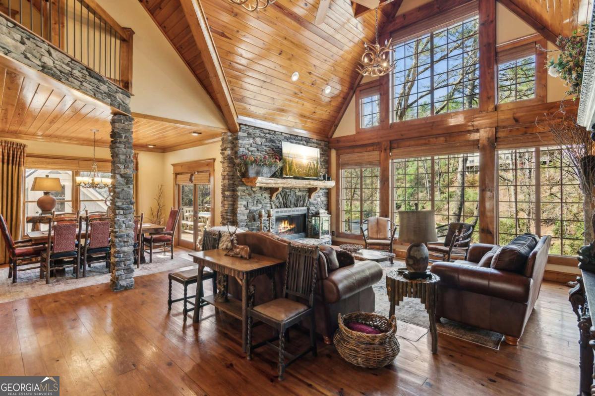 Ellijay, Georgia, 30536, United States, 5 Bedrooms Bedrooms, ,4 BathroomsBathrooms,Residential,For Sale,1880037