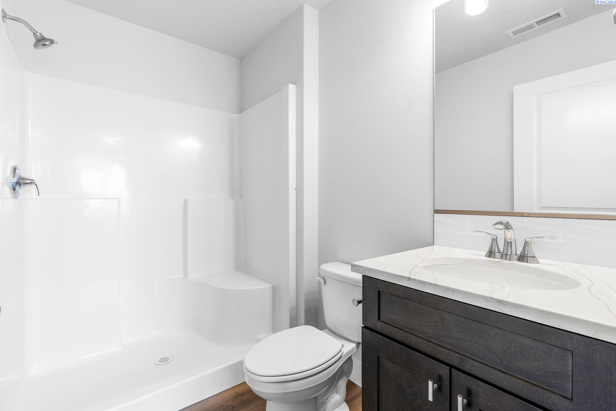 Pasco, Washington, 99301, United States, 4 Bedrooms Bedrooms, ,2 BathroomsBathrooms,Residential,For Sale,1892820