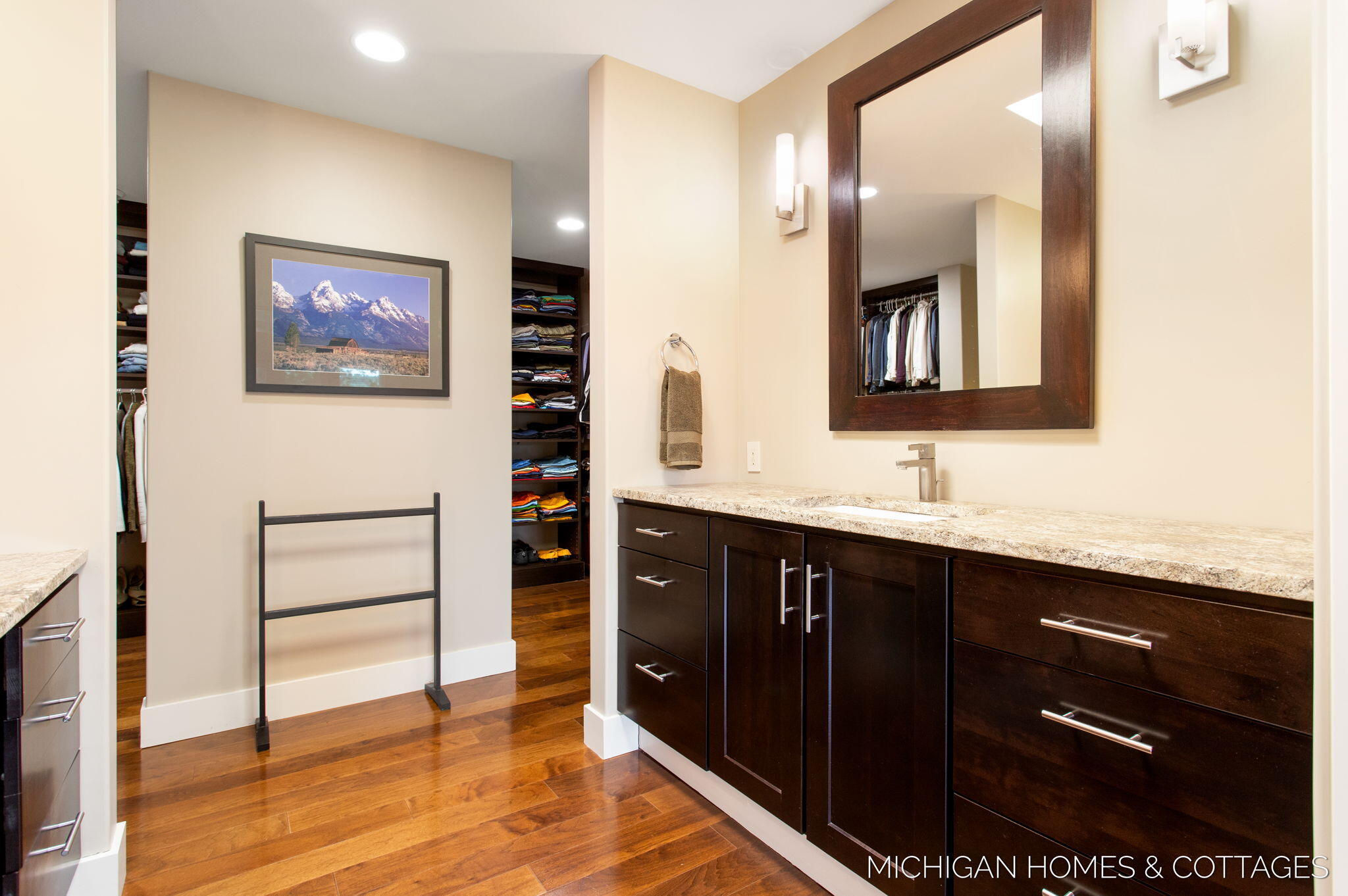 Saugatuck, Michigan, 49453, United States, 5 Bedrooms Bedrooms, ,4 BathroomsBathrooms,Residential,For Sale,1940964
