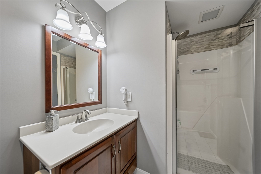 Salem, Massachusetts, 01970, United States, 3 Bedrooms Bedrooms, ,3 BathroomsBathrooms,Residential,For Sale,1990420