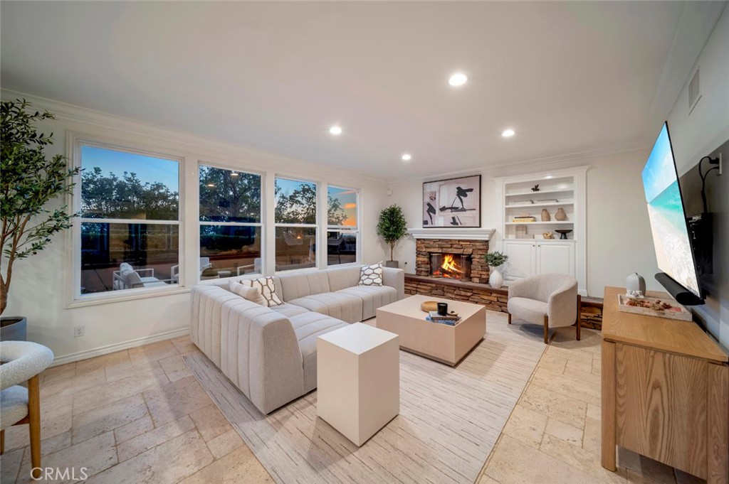 Newport Coast, California, 92657, United States, 5 Bedrooms Bedrooms, ,4 BathroomsBathrooms,Residential,For Sale,1991389