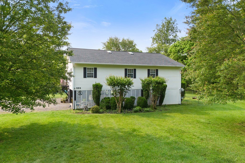 Murphy, North Carolina, 28906, United States, 2 Bedrooms Bedrooms, ,2 BathroomsBathrooms,Residential,For Sale,1923823