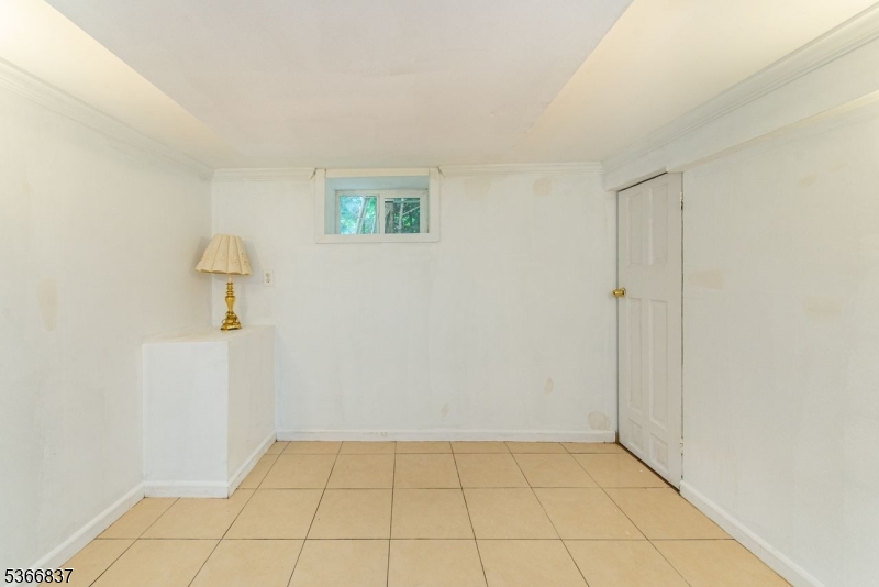 Pompton Lakes Boro, New Jersey, 07442, United States, 3 Bedrooms Bedrooms, ,3 BathroomsBathrooms,Residential,For Sale,1875678