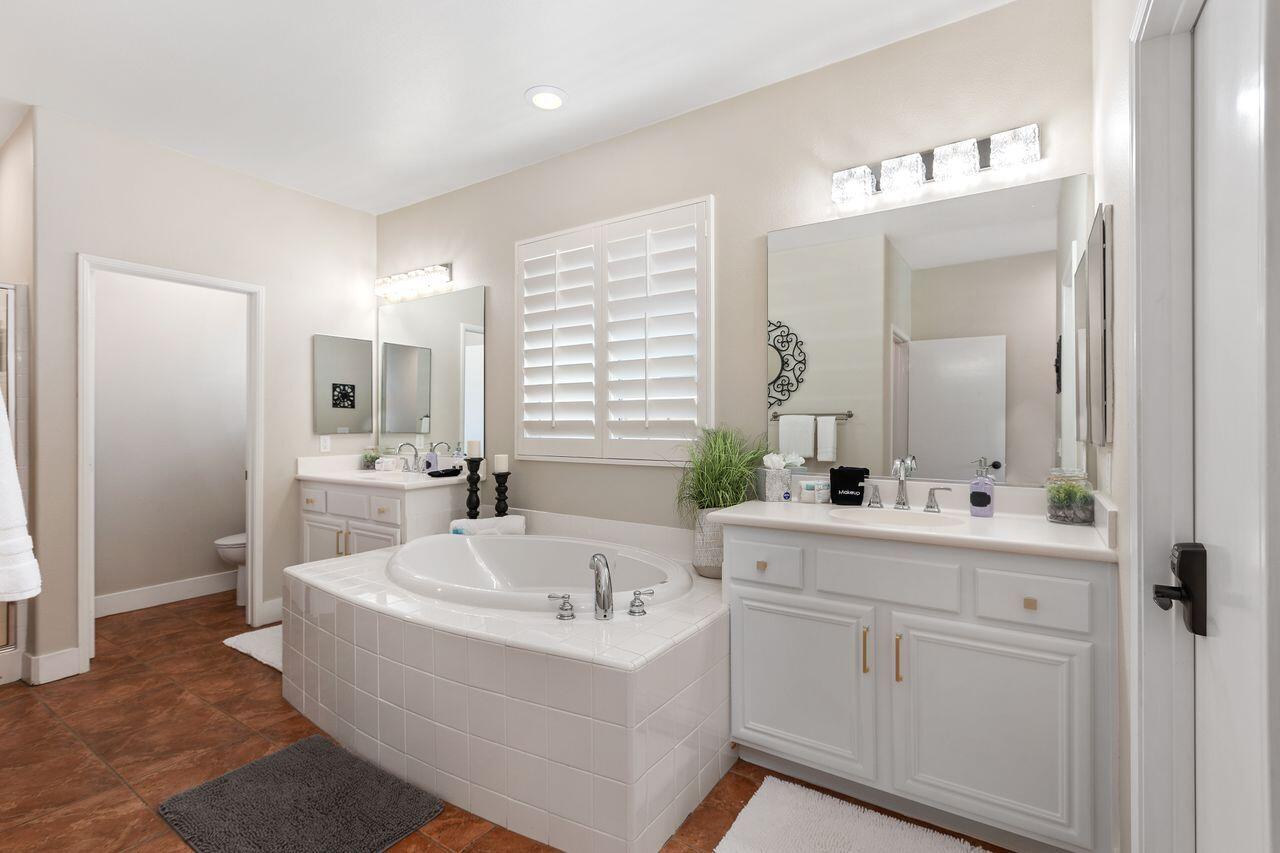 Indio, California, 92201, United States, 4 Bedrooms Bedrooms, ,3 BathroomsBathrooms,Residential,For Sale,1925856