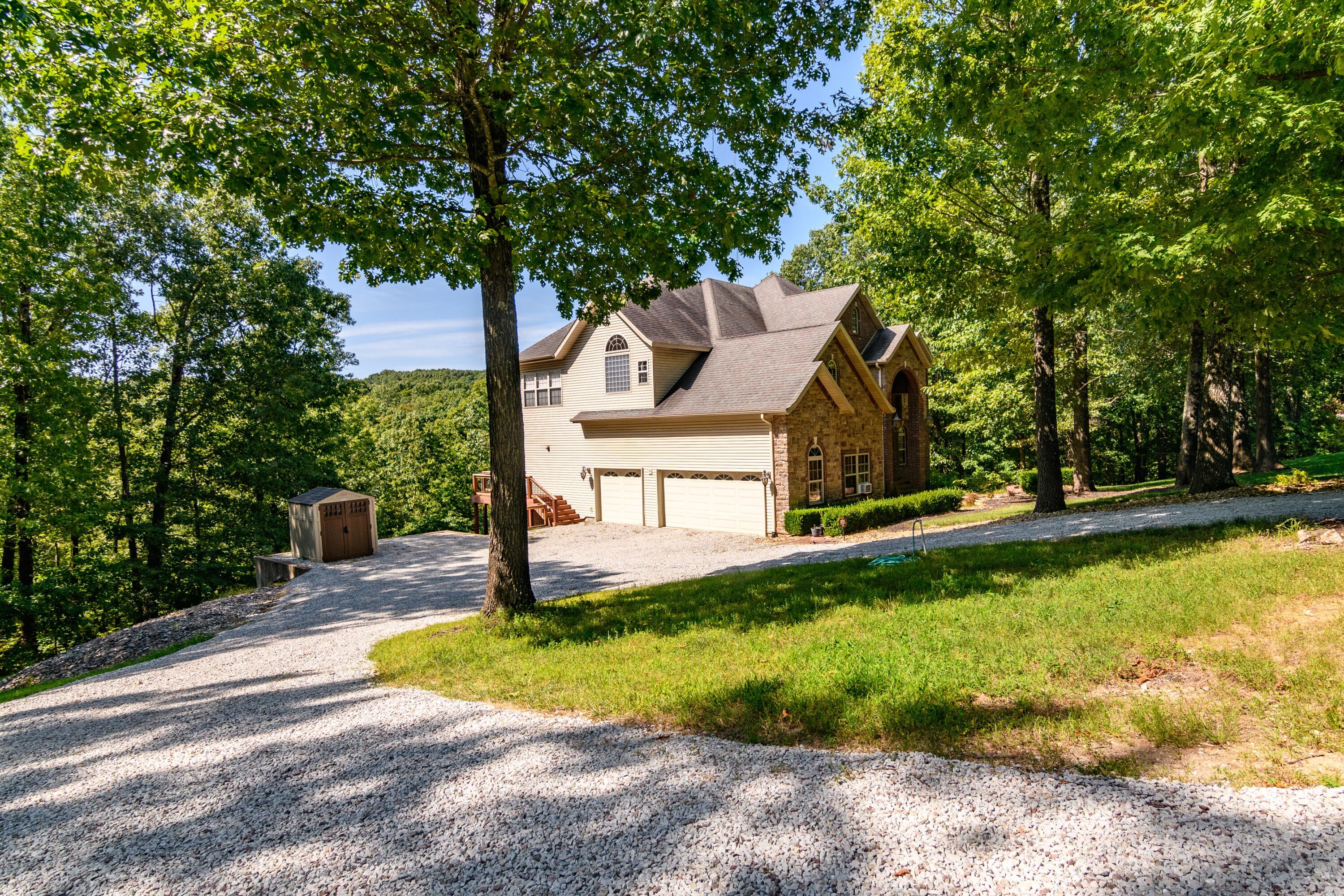 Walnut Shade, Missouri, 65771, United States, 6 Bedrooms Bedrooms, ,5 BathroomsBathrooms,Residential,For Sale,1975828