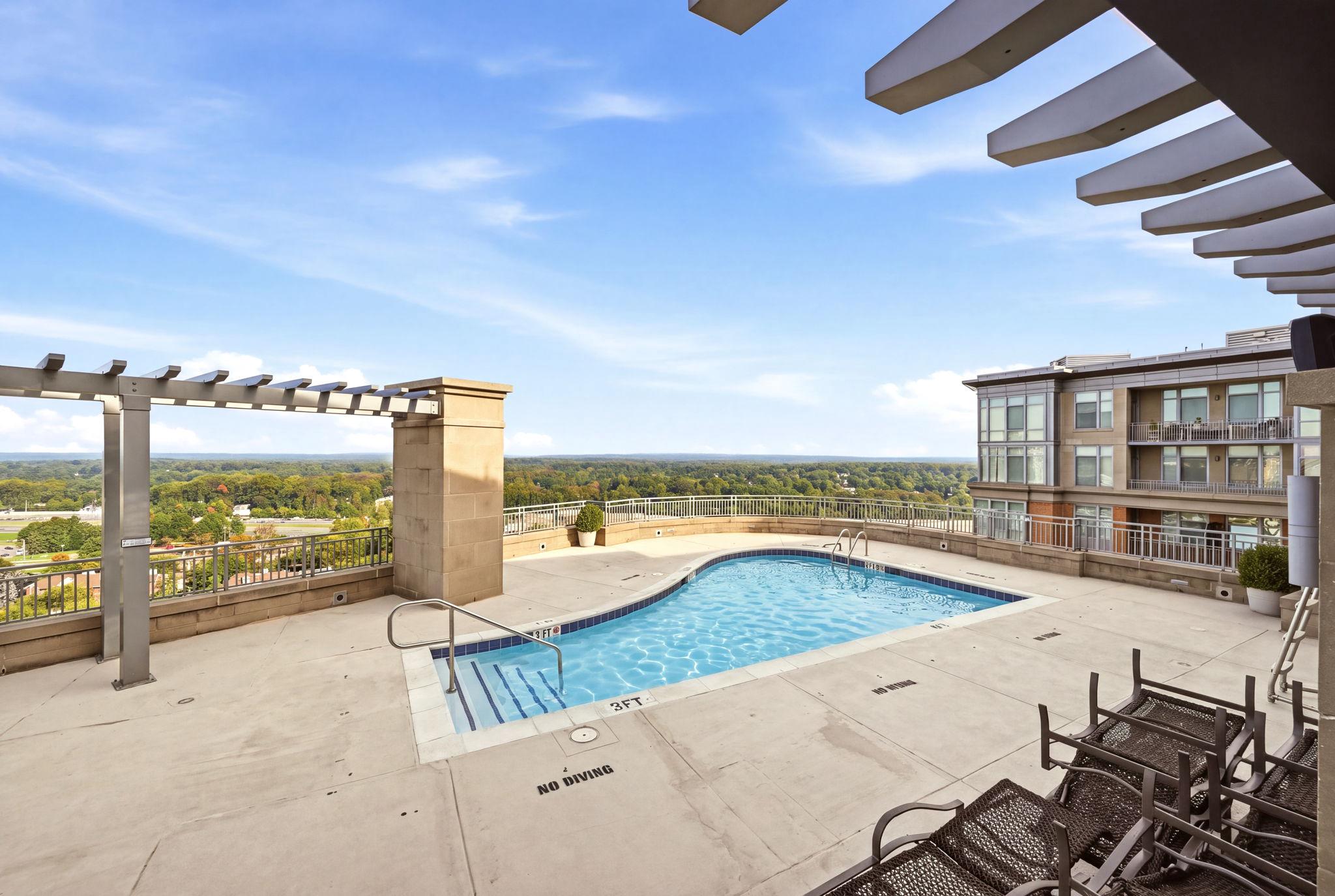  8220 Crestwood Heights Drive, Mclean, VA, 22102 - 物件實景