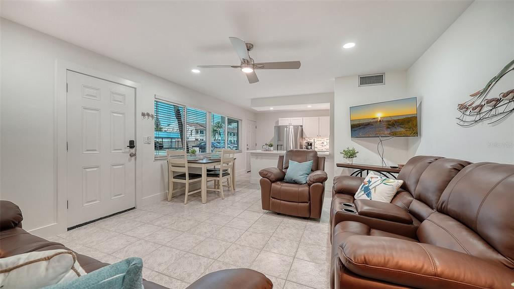 Sarasota, Florida, 34242, United States, 2 Bedrooms Bedrooms, ,2 BathroomsBathrooms,Residential,For Sale,1987938