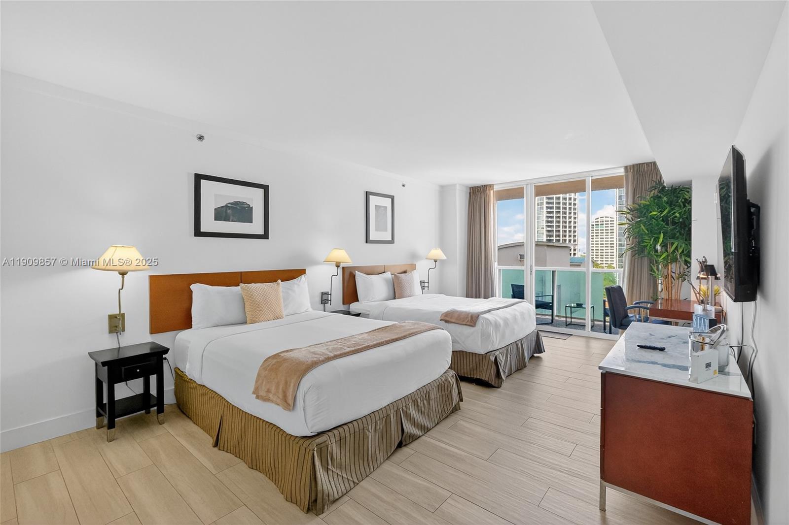 Miami, Florida, 33133, United States, 3 Bedrooms Bedrooms, ,4 BathroomsBathrooms,Residential,For Sale,1989266