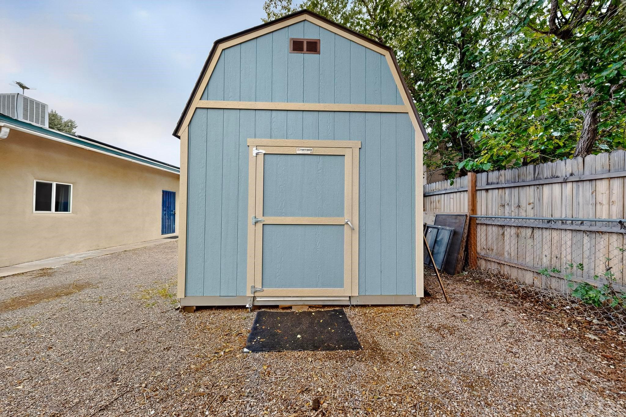 Santa Fe, New Mexico, 87505, United States, 3 Bedrooms Bedrooms, ,2 BathroomsBathrooms,Residential,For Sale,1971309