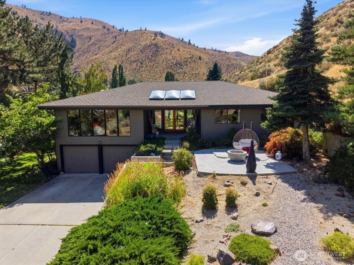 Canyonside Rd, Wenatchee, WA 98801