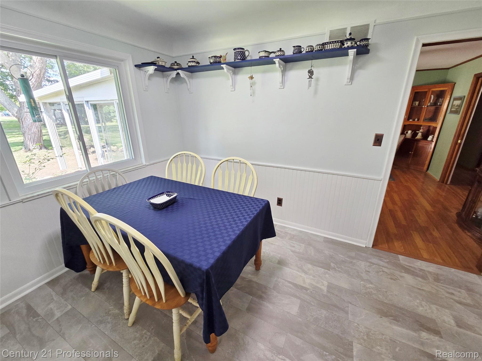 RochesterHills, Michigan, 48309, United States, 3 Bedrooms Bedrooms, ,3 BathroomsBathrooms,Residential,For Sale,1973960