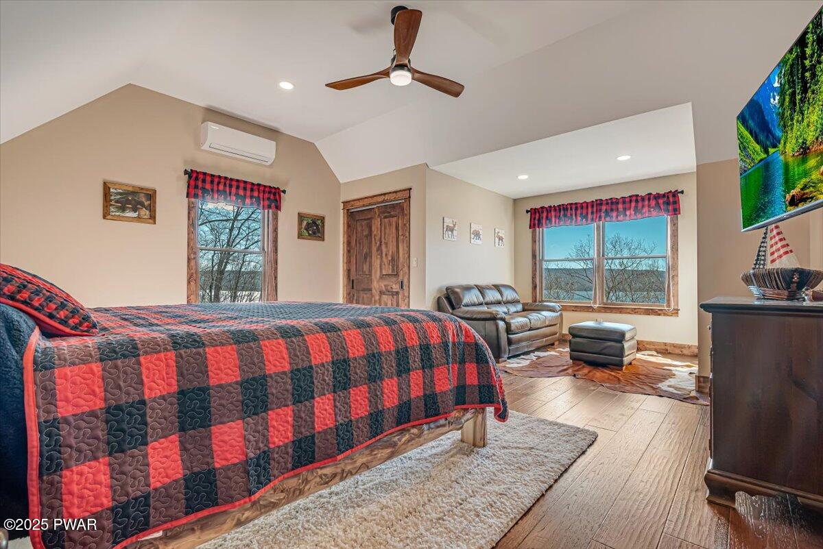 Lake Ariel, Pennsylvania, 18436, United States, 6 Bedrooms Bedrooms, ,4 BathroomsBathrooms,Residential,For Sale,2005698