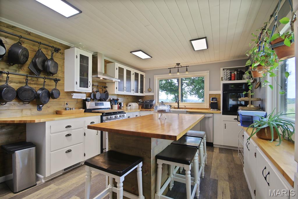 Lebanon, Missouri, 65536, United States, 3 Bedrooms Bedrooms, ,2 BathroomsBathrooms,Residential,For Sale,1982257