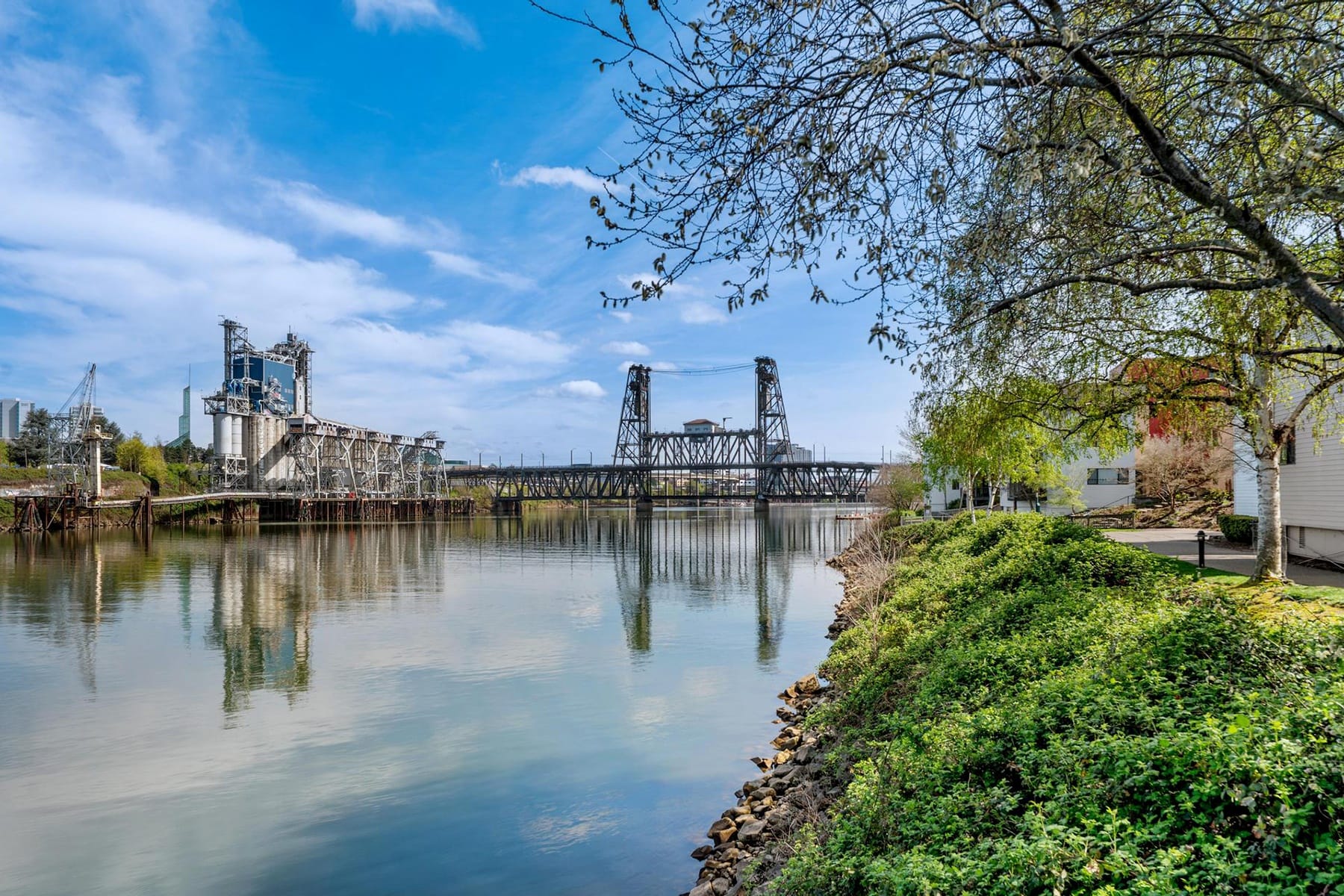  920 NW NAITO PKWY #J25 Portland, OR 97209 - 物件實景