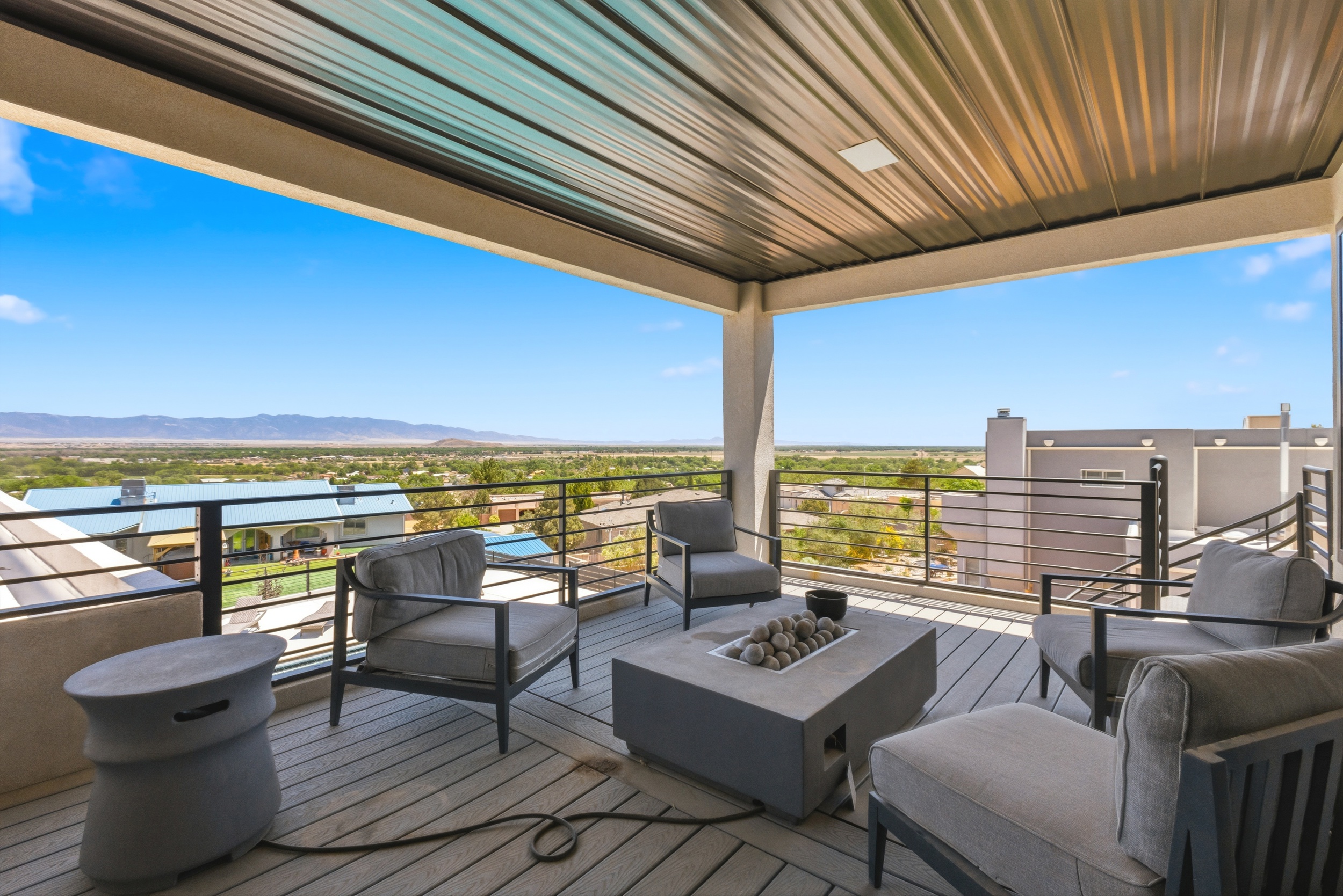 Los Lunas, New Mexico, 87031, United States, 3 Bedrooms Bedrooms, ,2 BathroomsBathrooms,Residential,For Sale,2048008