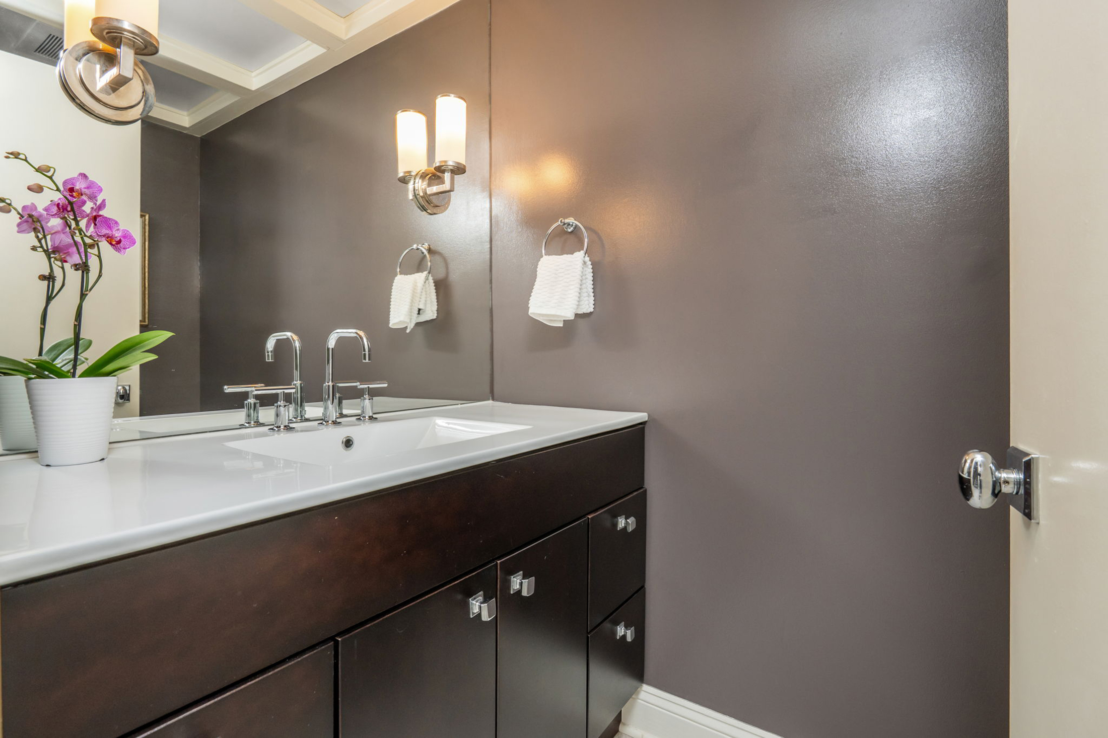  Fully Renovated Two-story Condo in the Iconic Colony House at Colony Square - 物件實景