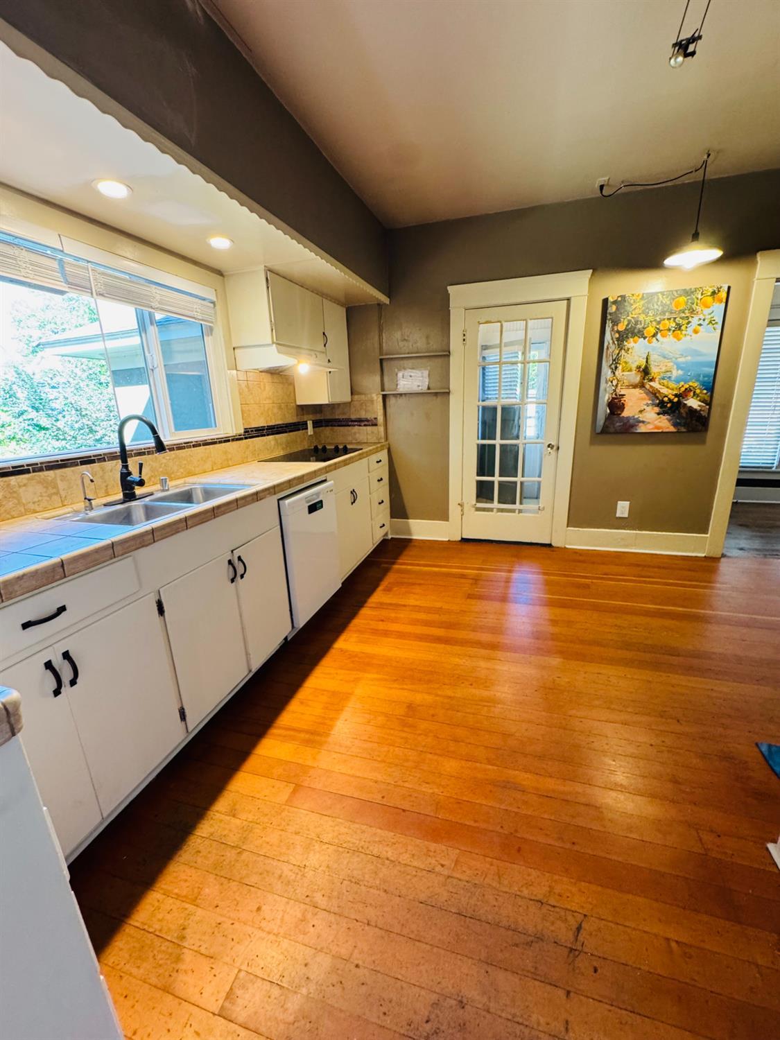 Santa Cruz, California, 95060, United States, 3 Bedrooms Bedrooms, ,2 BathroomsBathrooms,Residential,For Sale,1975973