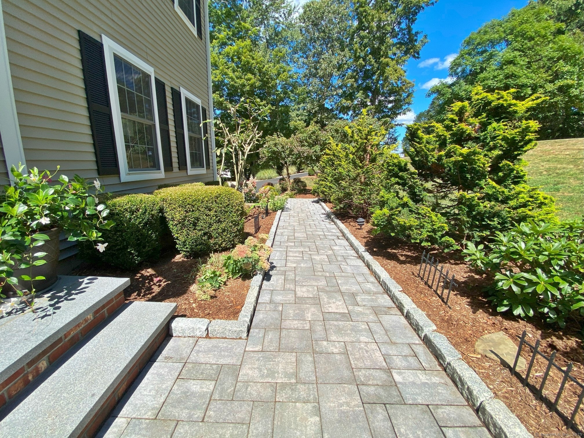 Southbury, Connecticut, 06488, United States, 4 Bedrooms Bedrooms, ,4 BathroomsBathrooms,Residential,For Sale,1932401