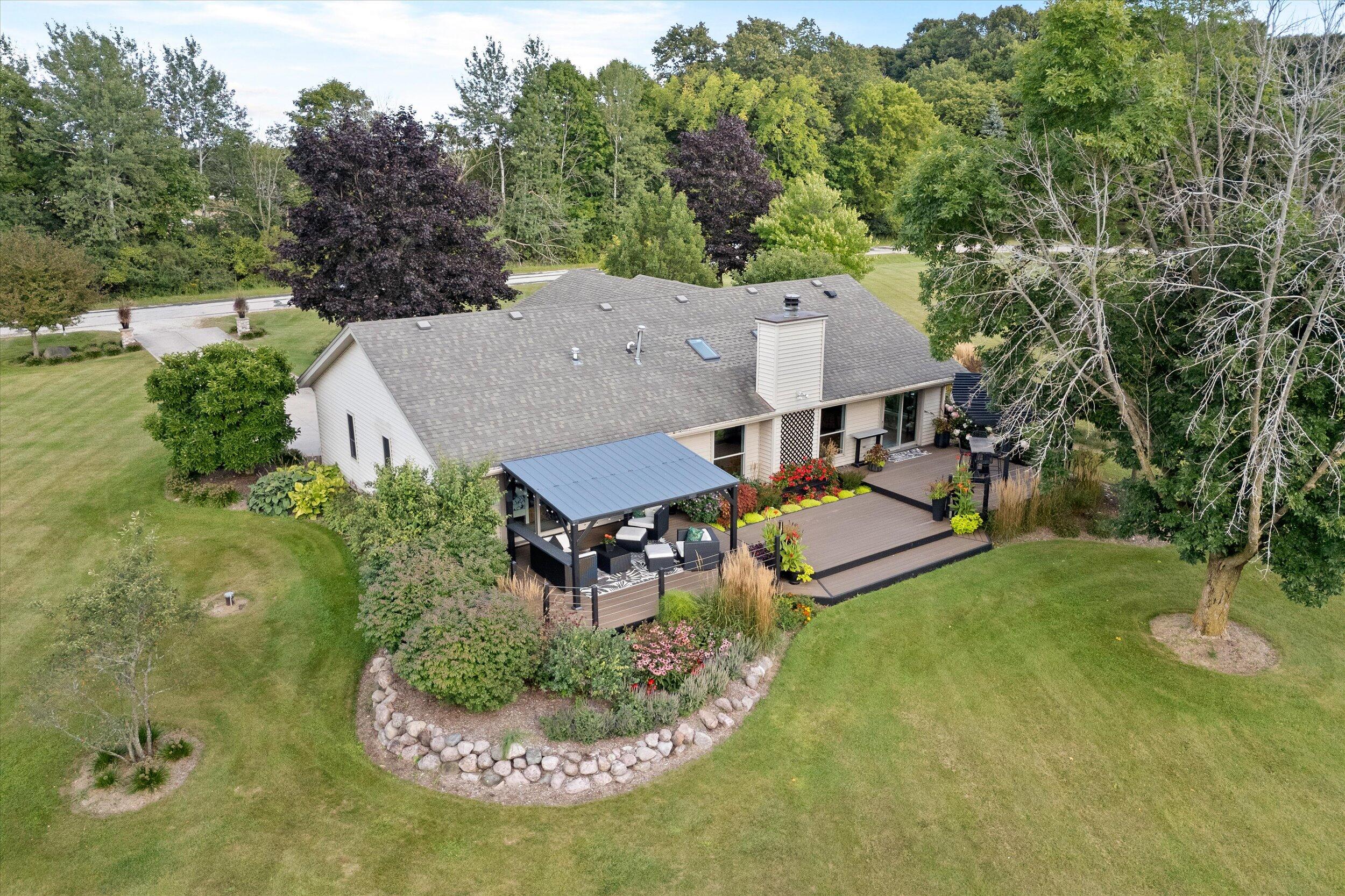 Grafton, Wisconsin, 53024, United States, 3 Bedrooms Bedrooms, ,2 BathroomsBathrooms,Residential,For Sale,1938836