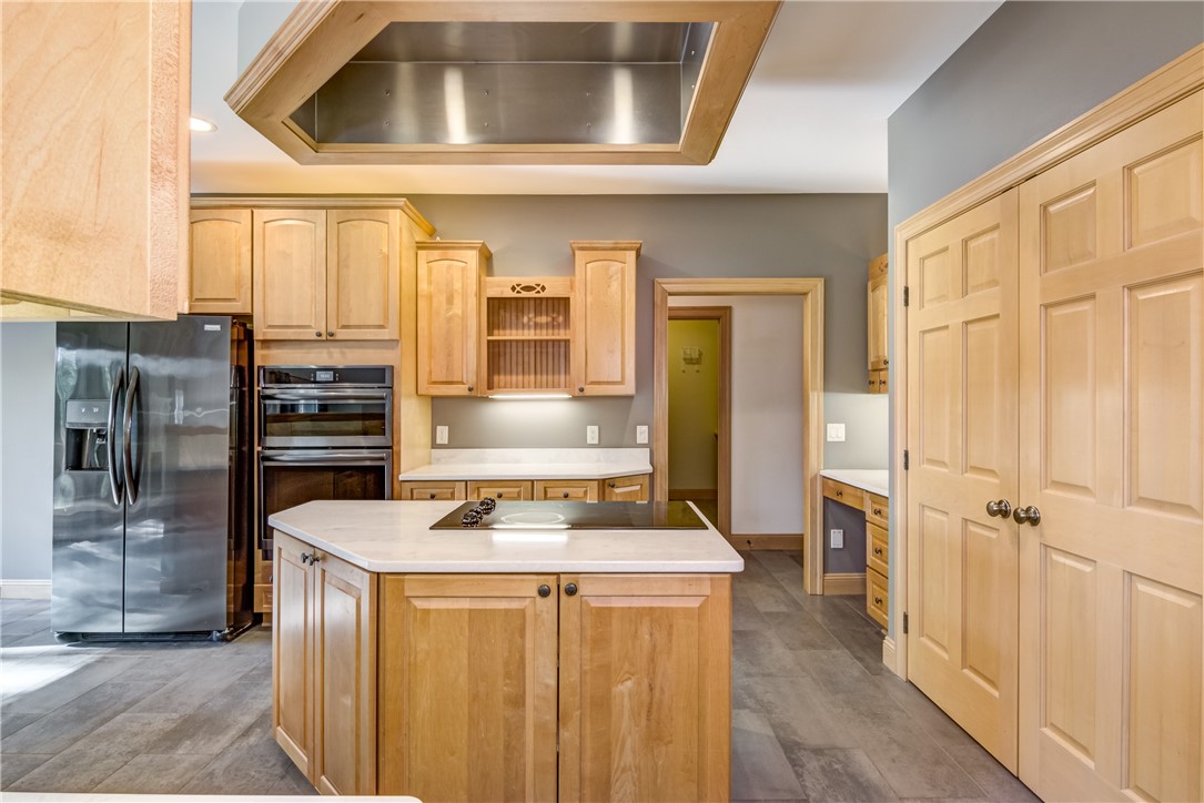 Eau Claire, Wisconsin, 54701, United States, 5 Bedrooms Bedrooms, ,4 BathroomsBathrooms,Residential,For Sale,1976179