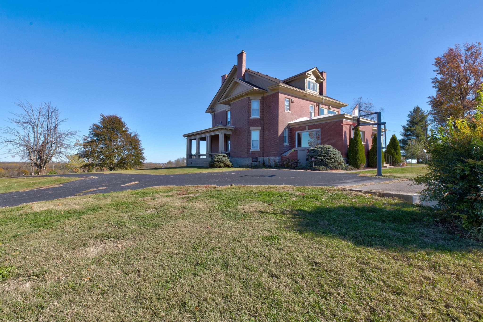 Winchester, Kentucky, 40391, United States, 3 Bedrooms Bedrooms, ,3 BathroomsBathrooms,Residential,For Sale,1992796