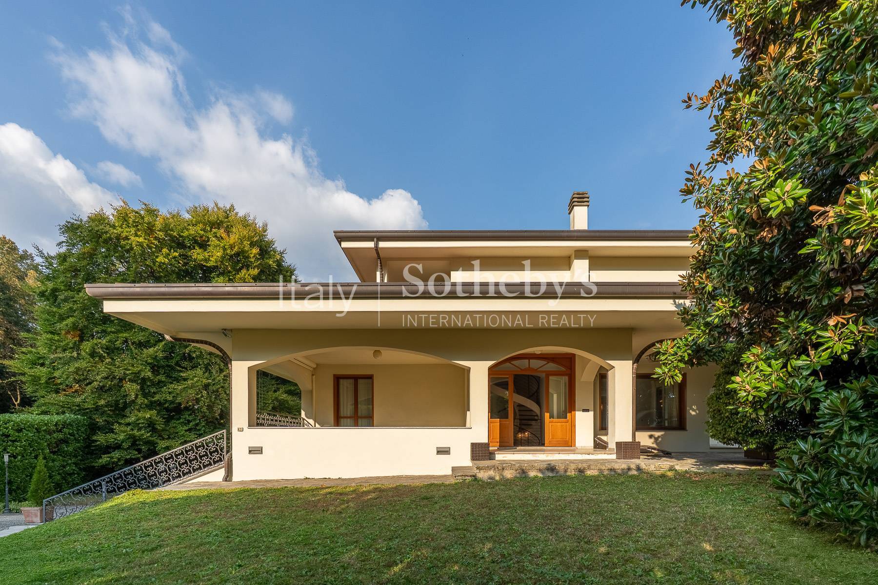  Prestigious modern villa with lake view - 物件實景