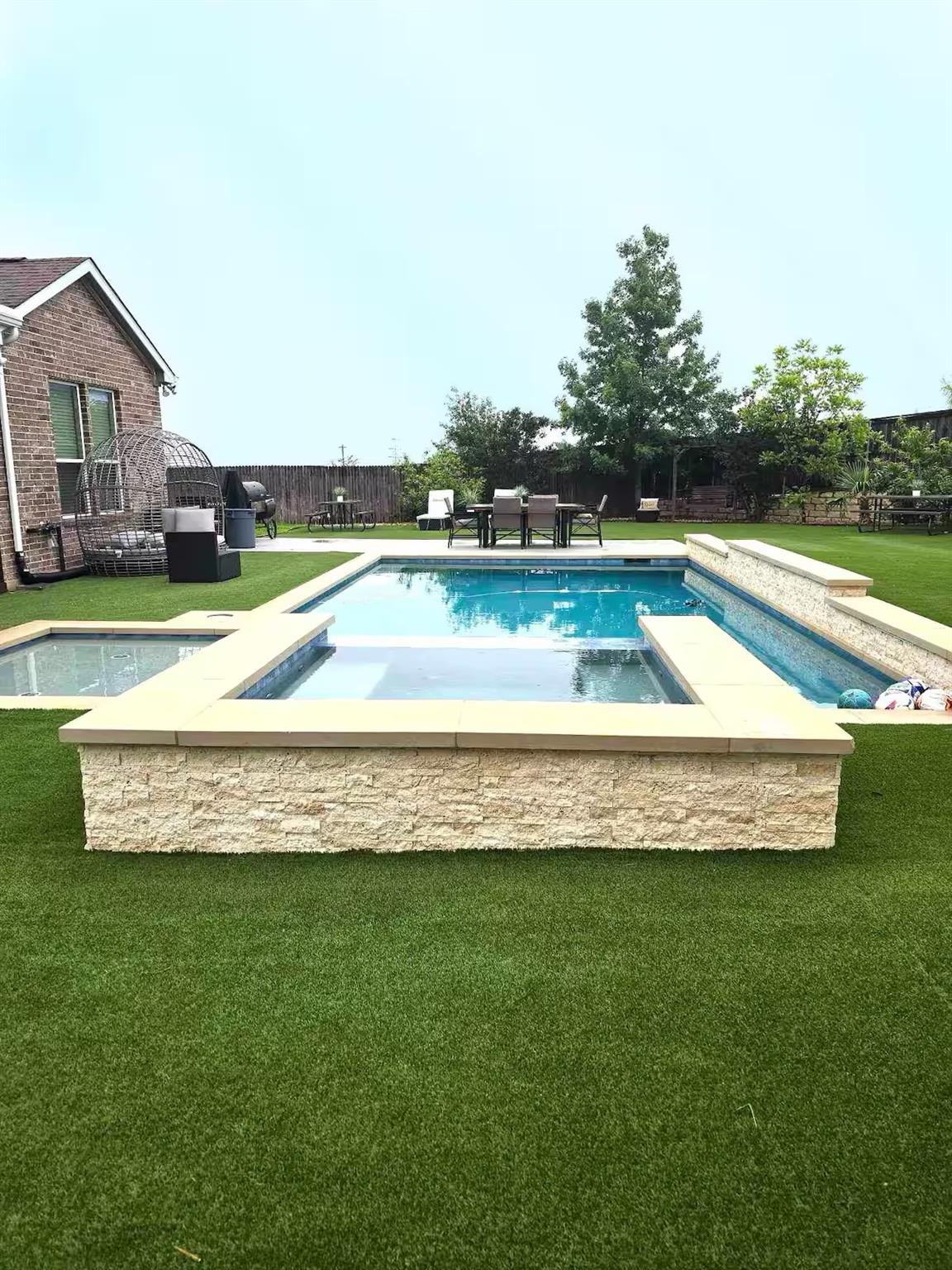 Austin, Texas, 78744, United States, 5 Bedrooms Bedrooms, ,4 BathroomsBathrooms,Residential,For Sale,1975896