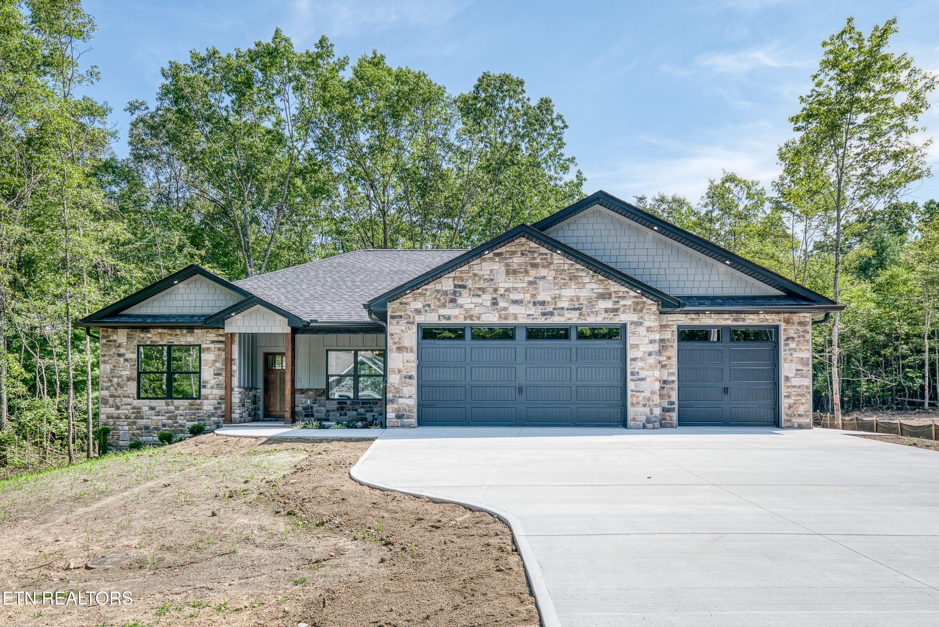 Crossville, Tennessee, 38558, United States, 3 Bedrooms Bedrooms, ,2 BathroomsBathrooms,Residential,For Sale,1937807