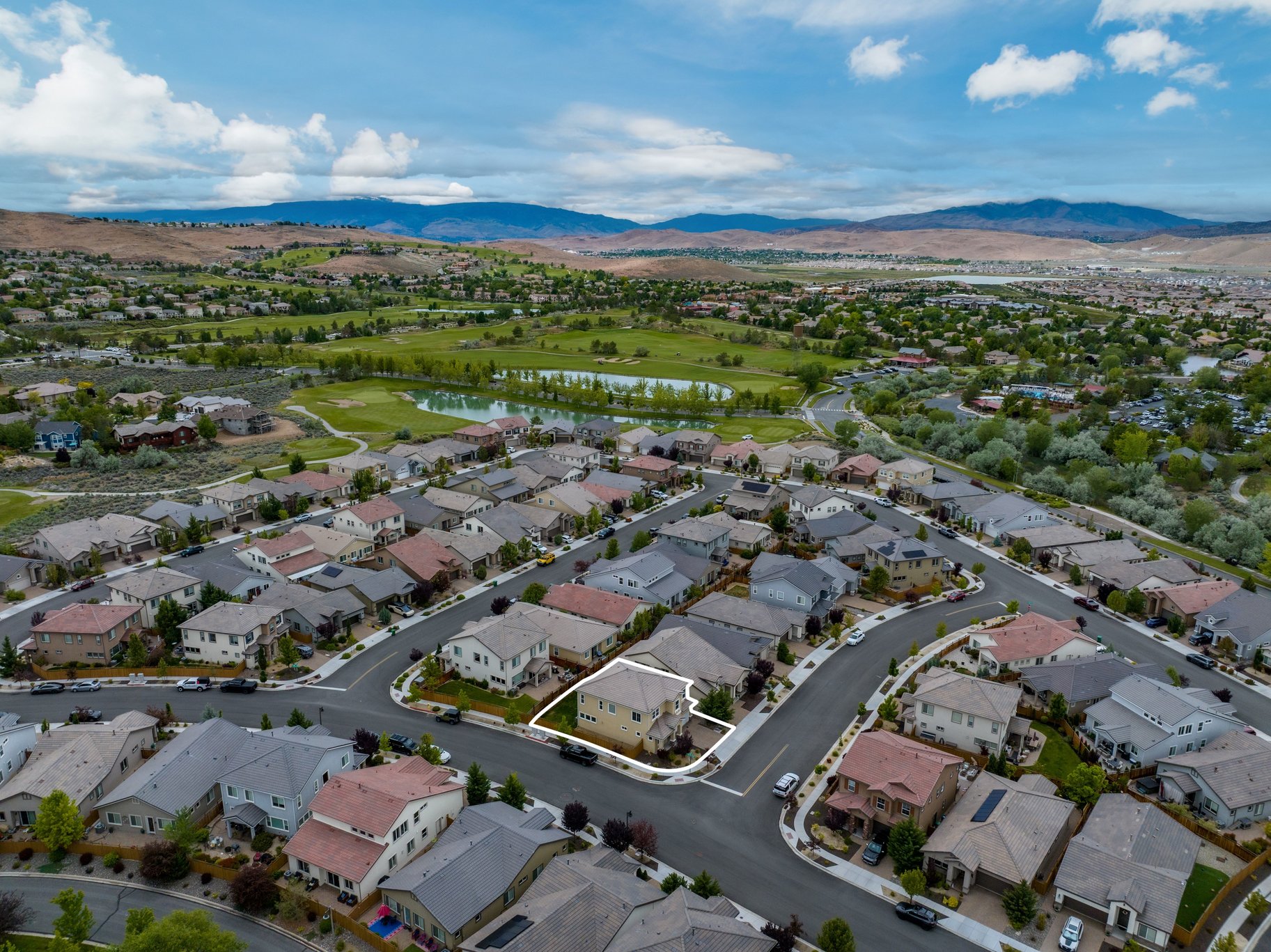  Two Story Walking Distance to Red Hawk Golf Course - 物件實景