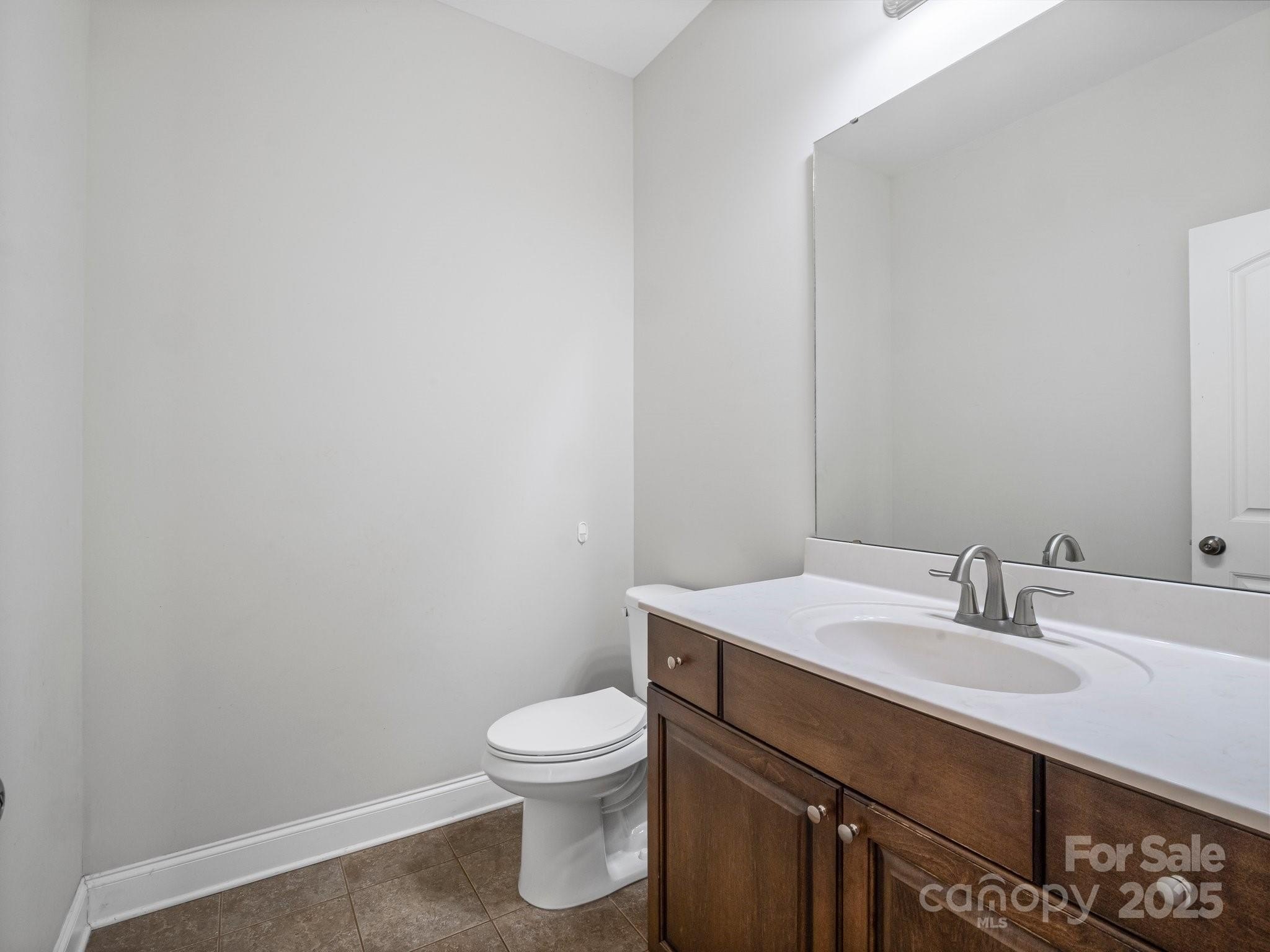 Lincolnton, North Carolina, 28092, United States, 4 Bedrooms Bedrooms, ,4 BathroomsBathrooms,Residential,For Sale,1864704