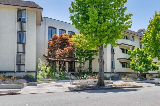 Burlingame, California, 94010, United States, 1 Bedroom Bedrooms, ,1 BathroomBathrooms,Residential,For Sale,1856313